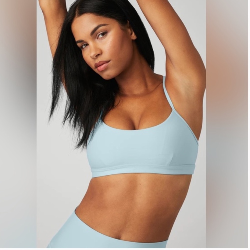 Alo Yoga Chalk Blue Airlift Intrigue Bra